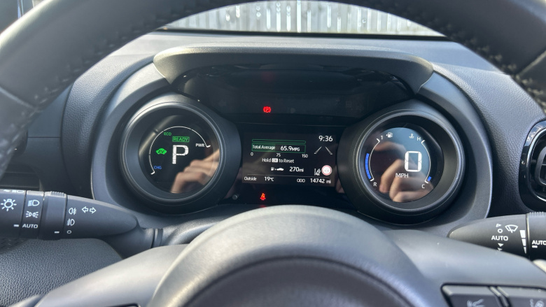 Toyota Yaris 1.5 Hybrid Design 5dr CVT Hybrid Hatchback